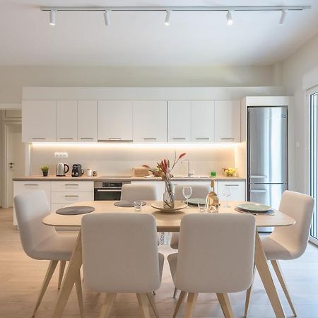 Stylish 2Bdr Apt By Acropolis أثينا المظهر الخارجي الصورة