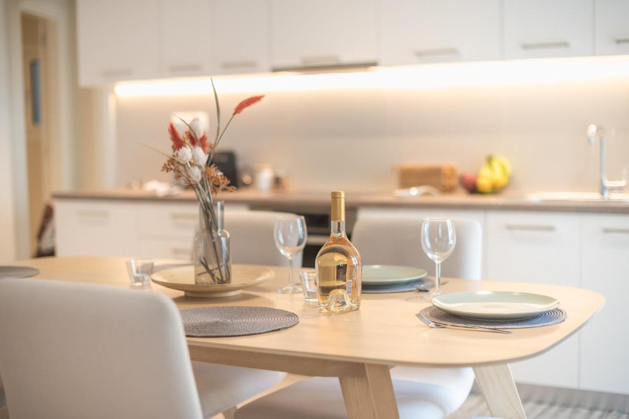 Stylish 2Bdr Apt By Acropolis أثينا المظهر الخارجي الصورة